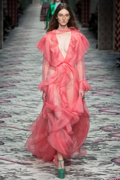 Look 29